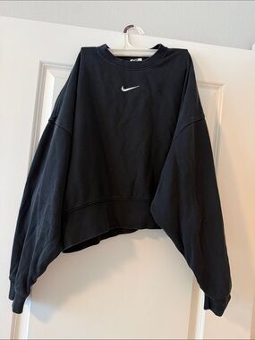 Nike Black Cropped Crewneck Sweatshirt with White Nike check embroidered